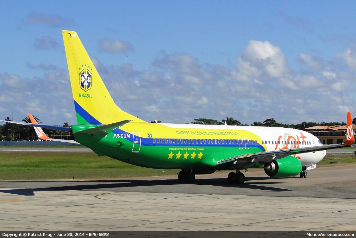 Boeing 737-800SFP PR-GUM