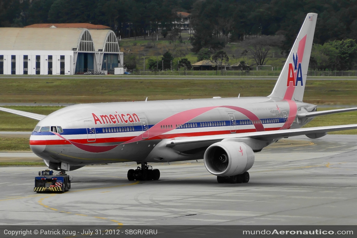 Boeing 777-223ER N759AN American Airlines