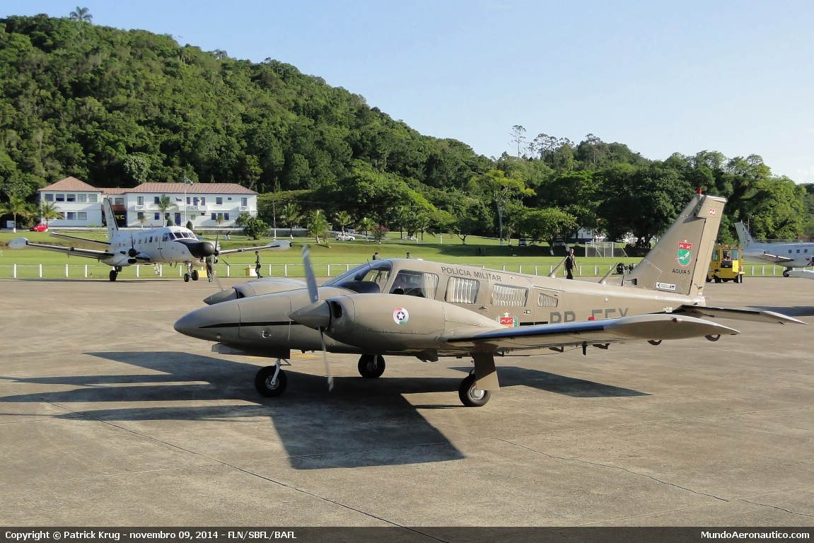 Embraer EMB-810 Seneca II PP-FFY