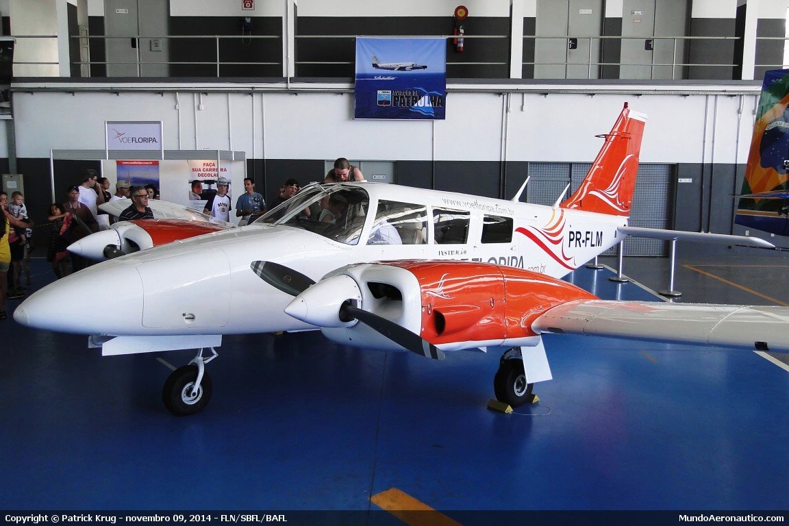 Piper PA-34 Seneca I PR-FLM